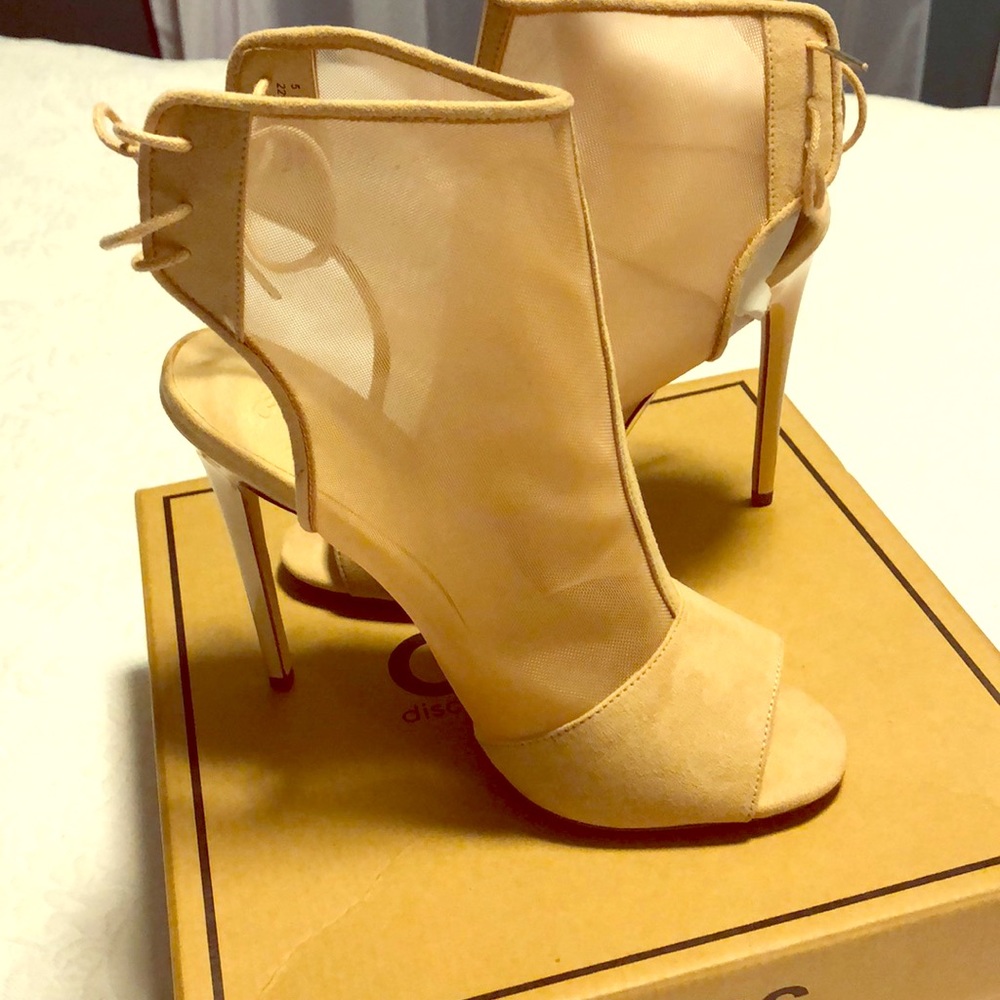 Super fun open toe shoes new with box!